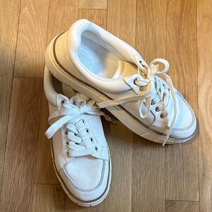 White Vince Camuto leather sneakers size 8 1/2